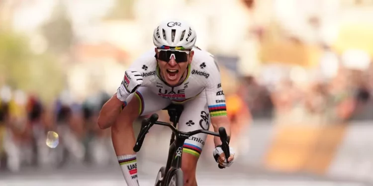 Tadej Pogačar conquista su primer Milano-Sanremo 2026 con un Isaac del Toro magistral