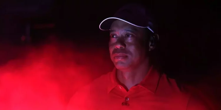Tiger Woods sufre aparatoso accidente de auto en Florida