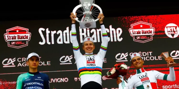 ¡Histórico! Isaac del Toro sube al podio en la Strade Bianche 2026