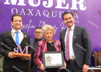 Entregan la distinción “Mujer Oaxaqueña 2026, Arcelia Yañiz”: Mina Fernández, entre las galardonadas