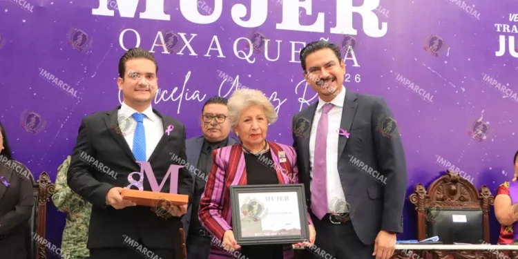 Entregan la distinción “Mujer Oaxaqueña 2026, Arcelia Yañiz”: Mina Fernández, entre las galardonadas