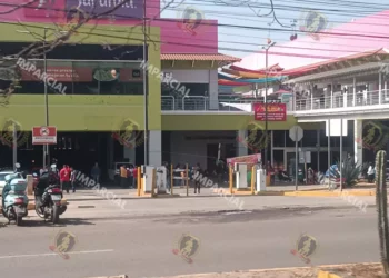 Instala S-22 plantón en el Zócalo por paro de labores de 72 horas