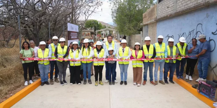 Resultados para Xoxocotlán: Entrega Nancy Benítez obras en barrios y colonias para más de mil 200 ciudadanos