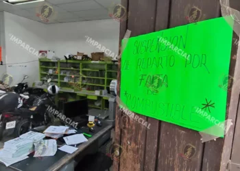 Sin vehículos ni combustible, carteros paran labores