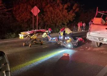 Motociclista se estrella en la vía Juchitán-Tehuantepec