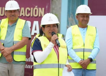 Gobierno de Xoxocotlán entrega obras de pavimentación y electrificación en colonias