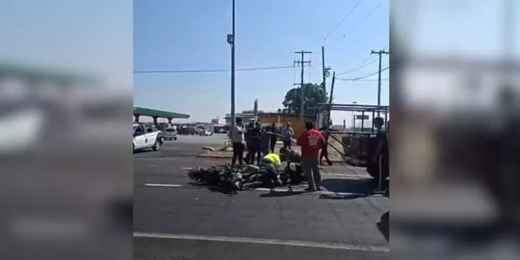 Motociclista queda grave tras brutal choque contra camioneta en la Transístmica, en Salina Cruz