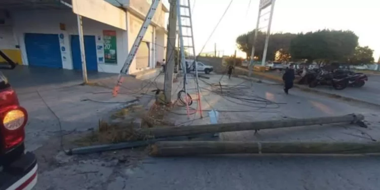 Camioneta fantasma deja a oscuras y sin comunicación a Salina Cruz