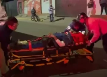 VIDEO | Muere adulto mayor tras esperar más de una hora una ambulancia