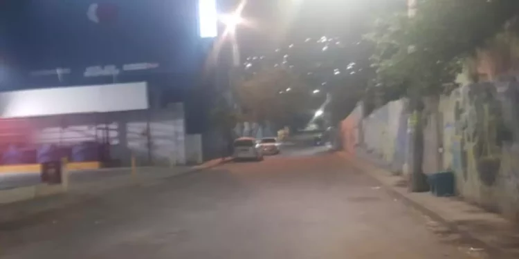 Balacera en anexo de Santa Rosa desata caos: un herido y reportero amenazado para borrar evidencia