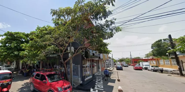 ¡Ataque armado sacude Juchitán! Disparan contra negocio en zona céntrica sin dejar heridos