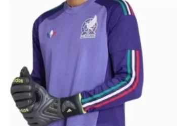 ¿Estás listo para gastar $3,000 pesos en la camiseta morada de los arqueros de México?”