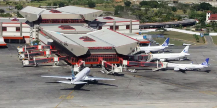 Crisis total en Cuba: Aeropuertos sin combustible hasta abril y turismo en caída libre