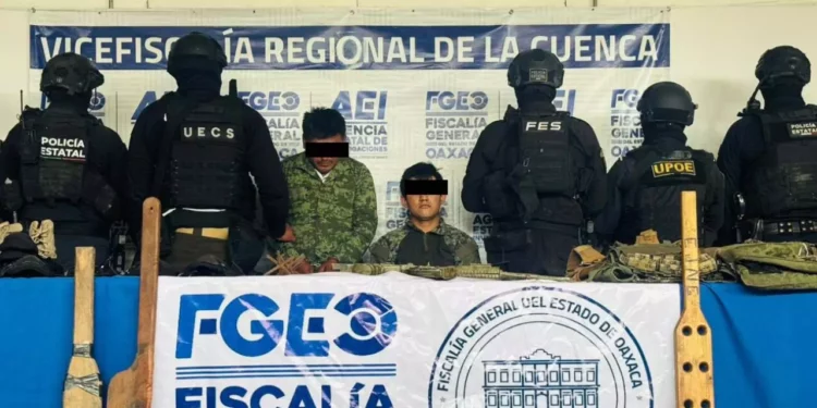 ¡Falsos agentes, armas y droga! Desmantelan operación criminal que se hacía pasar por autoridad en Oaxaca