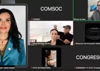 VIDEO | Indignación en el Congreso de CDMX: diputada se arregla el cabello durante sesión legislativa