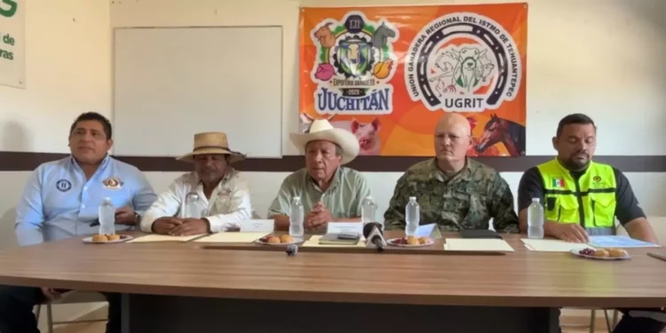Feria en medio del miedo: Juchitán reactiva expo ganadera pese a violencia