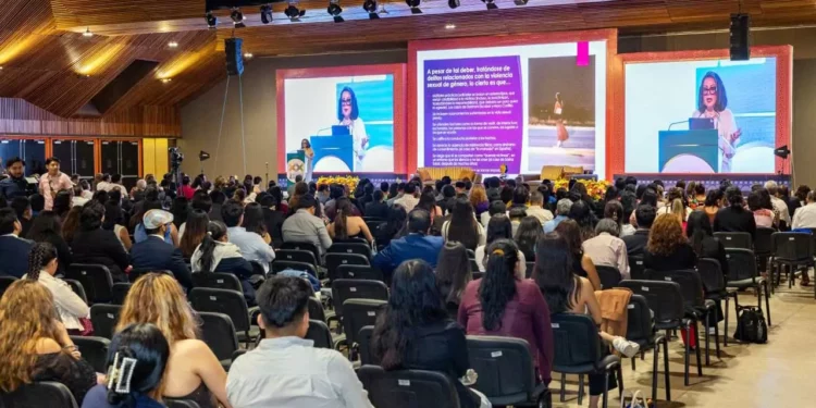 Foto: Facebook Oficina de Convenciones, Congresos y Eventos de Oaxaca // Concluye encuentro de Abogados Penalistas