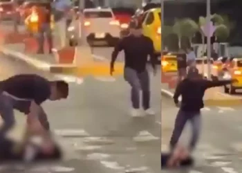 VIDEO | Violenta riña en Salina Cruz: señalan a presuntos marinos por brutal agresión tras carnaval