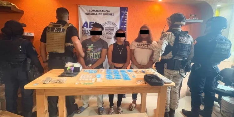Capturan a tres personas en punto de venta de drogas en Huautla de Jiménez