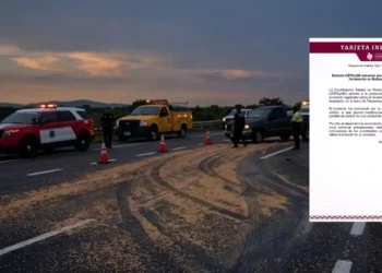Sorgo regado provoca accidente en libramiento de Matías Romero; piden extremar precauciones