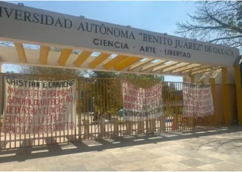Mantienen toma de CU; piden visto bueno al director de Derecho
