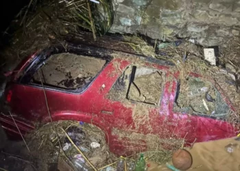 Tragedia bajo la lluvia: Muere hombre al ser arrastrado por la corriente en la colonia del Maestro