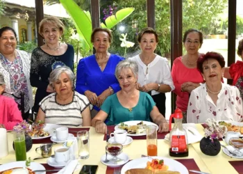 Alicia Coronado celebró su cumpleaños acompañada de amigas cercanas.