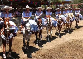 Fotos: Leobardo García Reyes // En el lienzo charro de la Ex Hacienda la Soledad de realizó el estatal de escaramuzas.