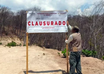 Educa señala que "la extracción ilegal y no controlada de material pétreo está acabando con los ríos de Oaxaca".