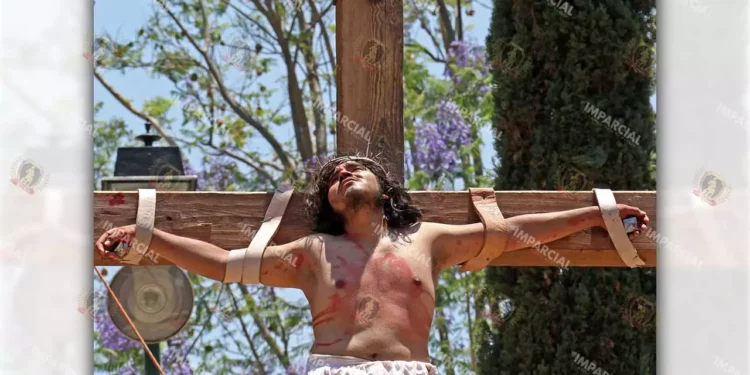 Fotos: Archivo El Imparcial // En varios municipios y agencias la pasión y muerte de Jesús se escenificará con actores.