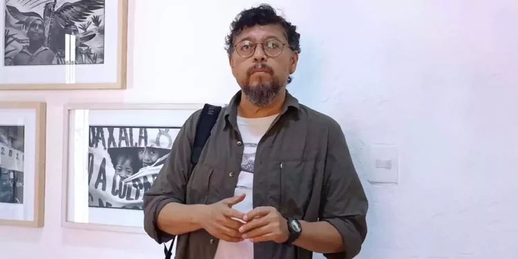 Juan Carlos Reyes es un fotógrafo nacido en Oaxaca de Juárez en 1970 y egresado de la UABJO.
