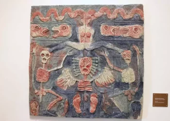 La exposición “Xu Ro’ / Terremoto”, de Víctor Cha’ca, reúne esculturas elaboradas con vestigios del sismo de 2017 y puede visitarse en el Centro Cultural San Pablo.