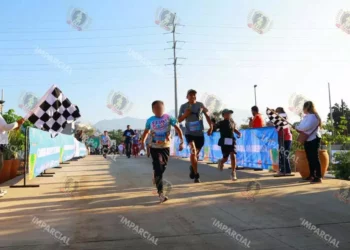 Fotos: Leobardo García Reyes // Padres de familia acompañaron a los corredores en todo momento.