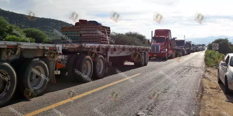 Foto: Archivo El Imparcial // Cargueros obligados a cubrir lo que transportan para evitar proyectiles contra automovilistas.
