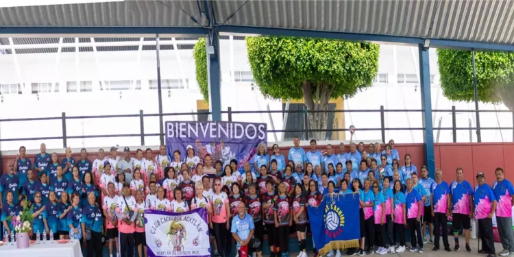 El cachibol, un deporte que reúne a ciudades de diferentes estados.