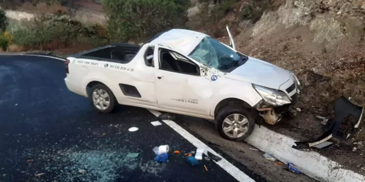 El chofer de la unidad gasera perdió la ruta y terminó estrellándose contra el cerro en las inmediaciones de Sabinillo.