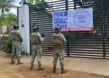 El inmueble asegurado en Matías Romero servía como centro de almacenamiento y distribución; la zona permanece bajo vigilancia naval.