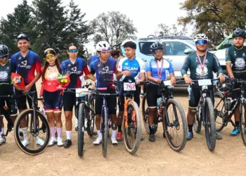 Foto: Leobardo García Reyes // Integrantes del equipo Fisiolusión, que tomó parte en la Clásica Ciclista Benito Juárez.