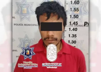 La Policía Municipal capturó a un joven de 24 años por presunto asalto y posesión de enervantes.