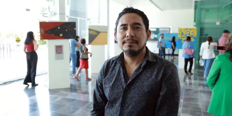 La muestra reúne técnicas gráficas y pictóricas inspiradas en la Mixteca y en universos imaginativos.