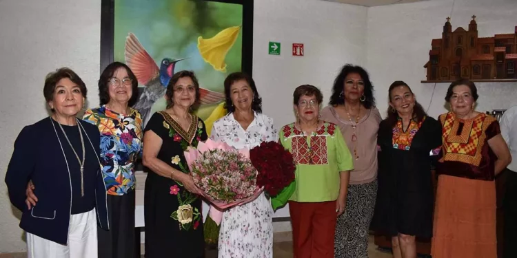 Fotos: cortesía // Lolita Gómez y Vargas de Bautista celebró su santo con un cálido desayuno en compañía de familiares y amigas cercanas.