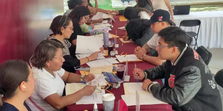 Foto: Cencos 22 // Proceso de contratación de normalistas, a pesar de ello, adelantan una nueva movilización para el 1 de mayo.