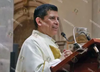 Foto: Adrián Gaytán // Alejandro Rodríguez presidió la misa del mediodía en la catedral metropolitana de Oaxaca.