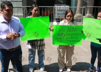 Foto: redes sociales // Protesta STUCOBAO; exigen bonos y freno a la discriminación laboral.