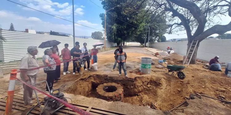 Foto: cortesía // Una revisión al interior de la obra. Devastados los árboles que se encontraban en el predio.