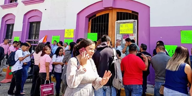 Burócratas mantienen protestas en rechazo al ISR