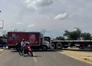 Foto: redes sociales // Además de las malas condiciones en que se encuentra, la carretera 175 también es presa de frecuentes bloqueos.