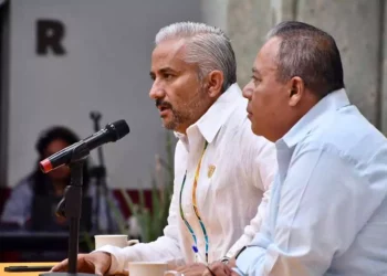 Foto: cortesía // El rector de la UABJO, Cristian Carreño, estuvo presente en la elección de la instancia colegiada.