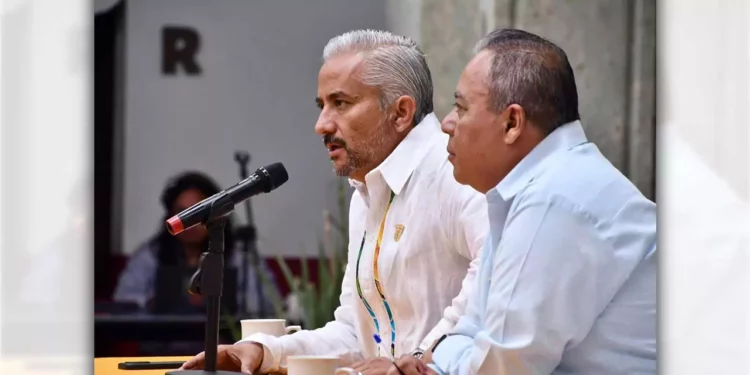 Foto: cortesía // El rector de la UABJO, Cristian Carreño, estuvo presente en la elección de la instancia colegiada.