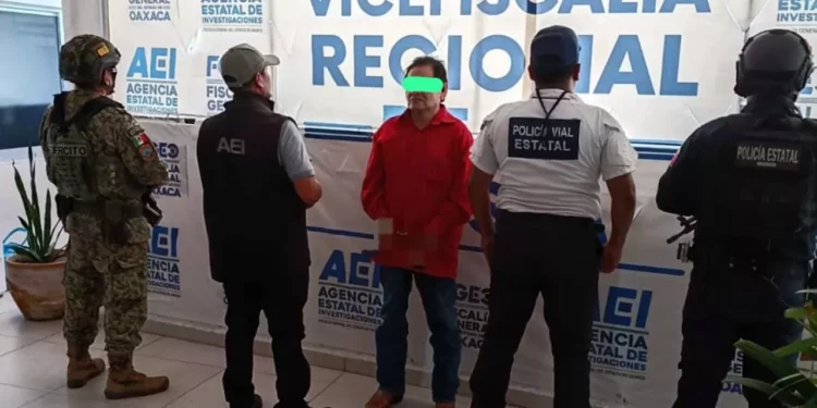 Juan Gabriel G. fue detenido en el Sector H2 de Huatulco; era buscado desde el año 2001 por incumplir con la entrega de madera de construcción.